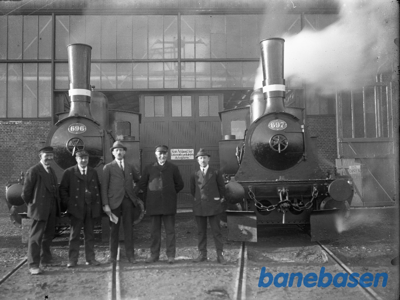 2 stk. F maskiner klar til levering 2 stk. F maskiner klar til levering