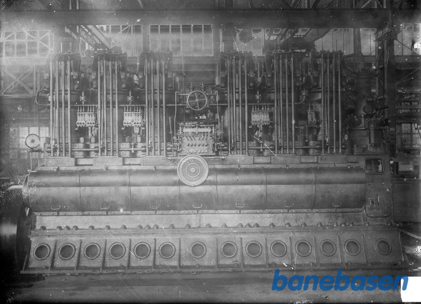 Skibsdieselmaskine 670 R Skibsdieselmaskine 670 R