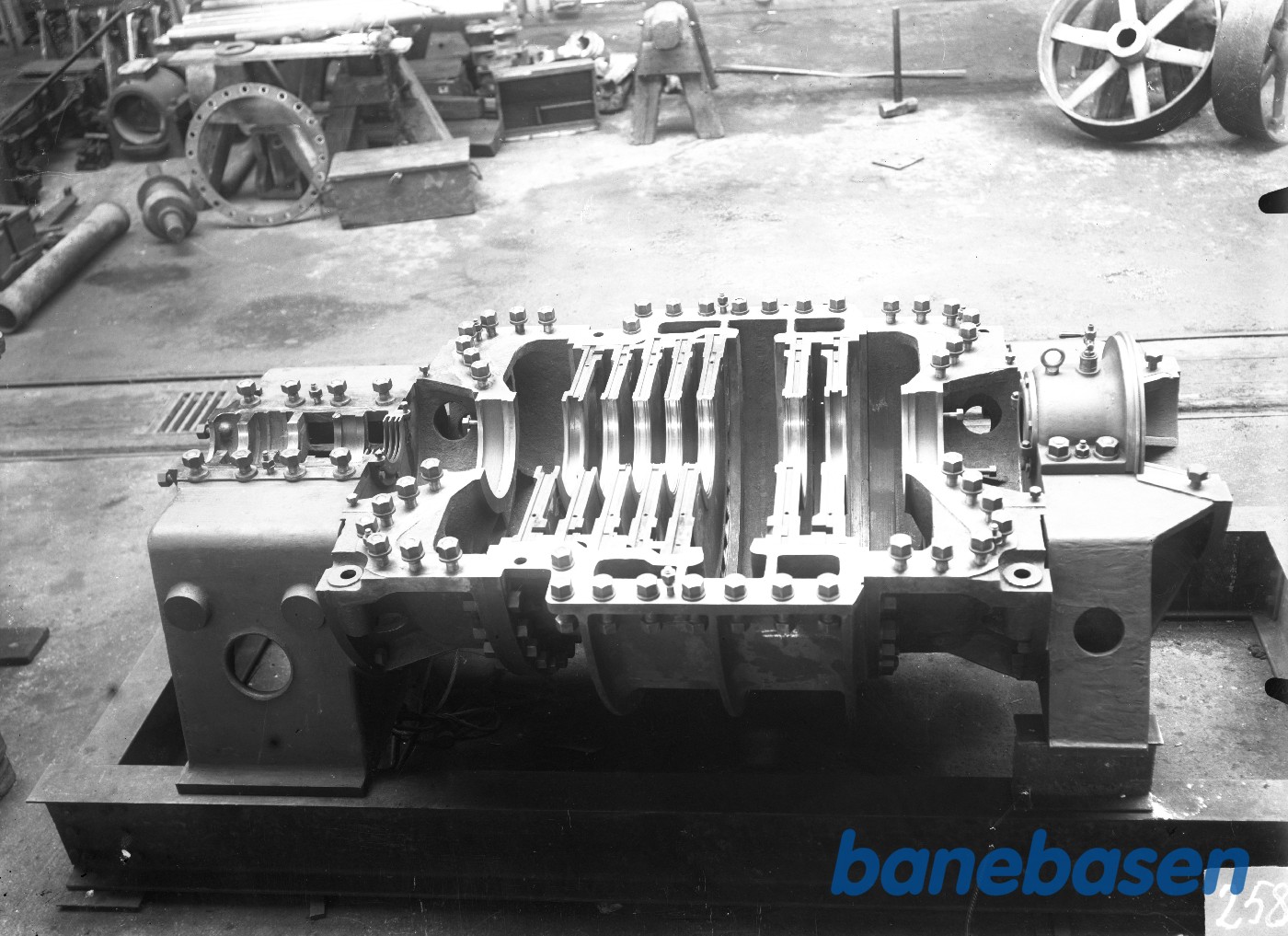 Overdel påsættes Turbinen 1 Overdel påsættes Turbinen 1