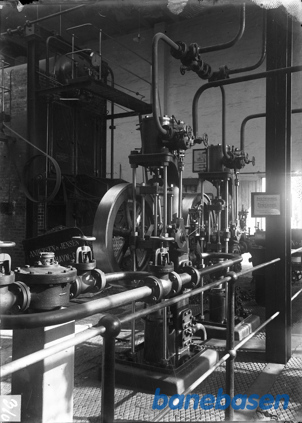 Fabriksbillede af dampmaskine til bryggeriet Ceres hos Frichs Fabriksbillede af dampmaskine til bryggeriet Ceres hos Frichs