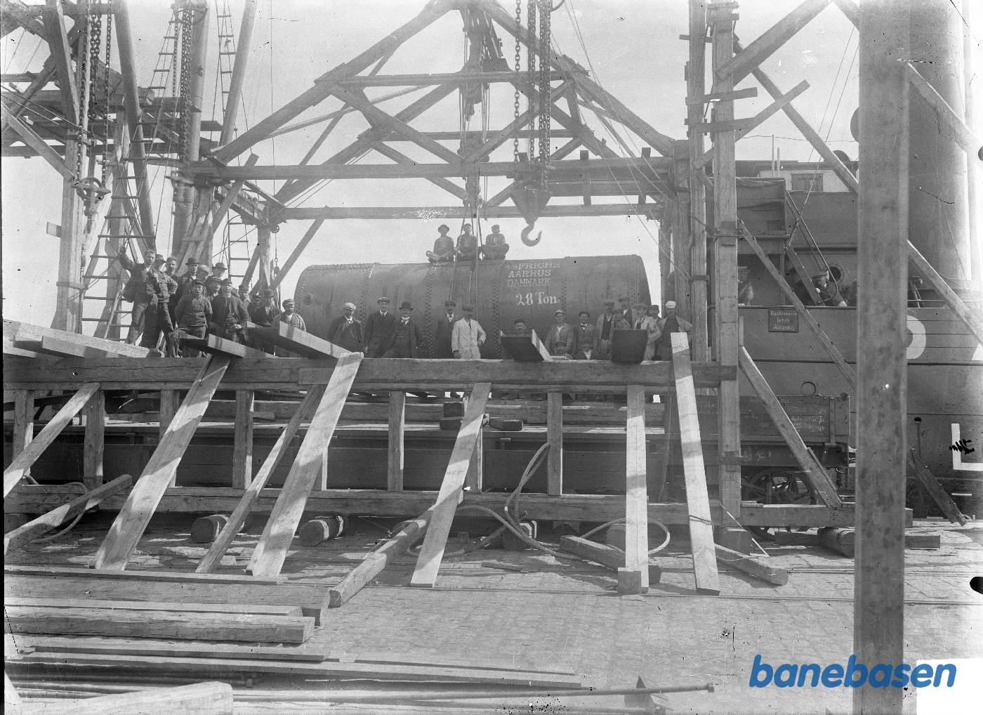 Indladning af gods til E.O.W Indladning af gods til E.O.W