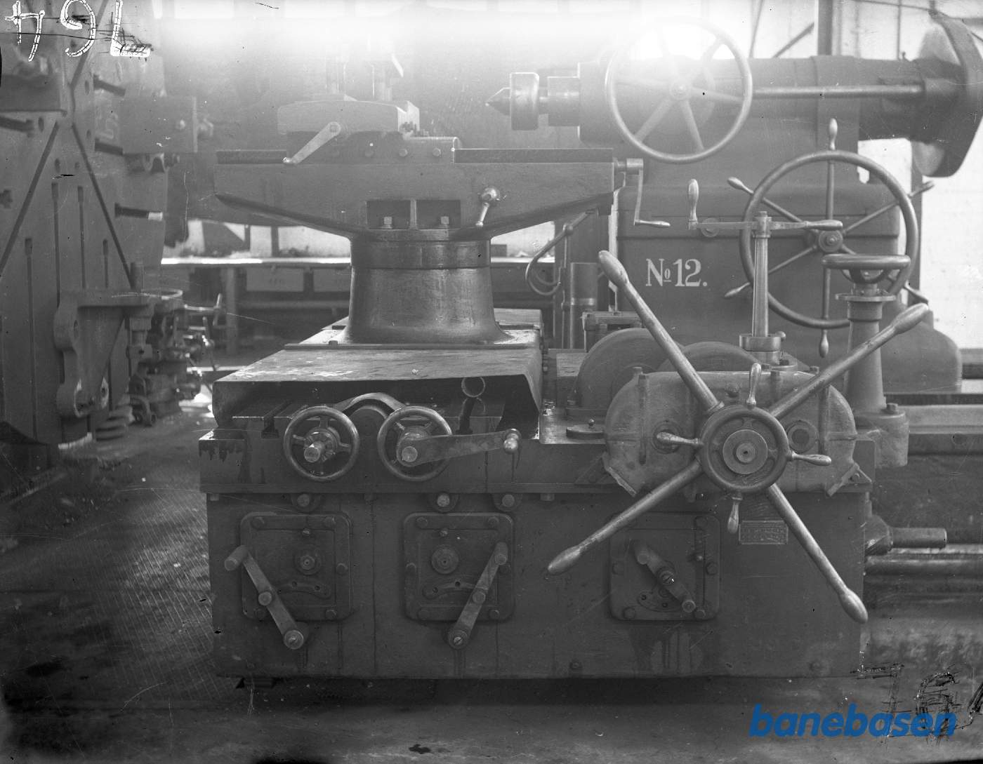 Stor drejebænk Stor drejebænk