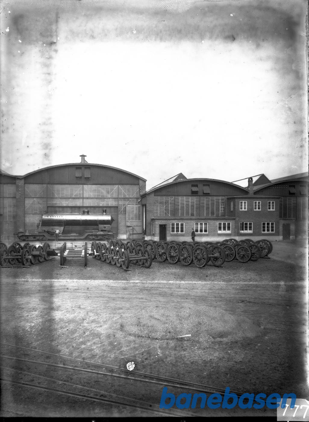 Kig ind i fabriksgården R maskine kedel står færdig Kig ind i fabriksgården R maskine kedel står færdig