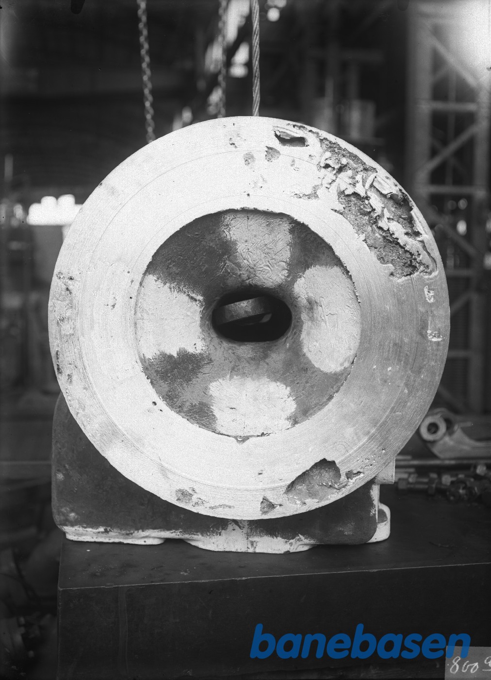 Cylinderhoved til Dieselmotor med støbefejl Cylinderhoved til Dieselmotor med støbefejl