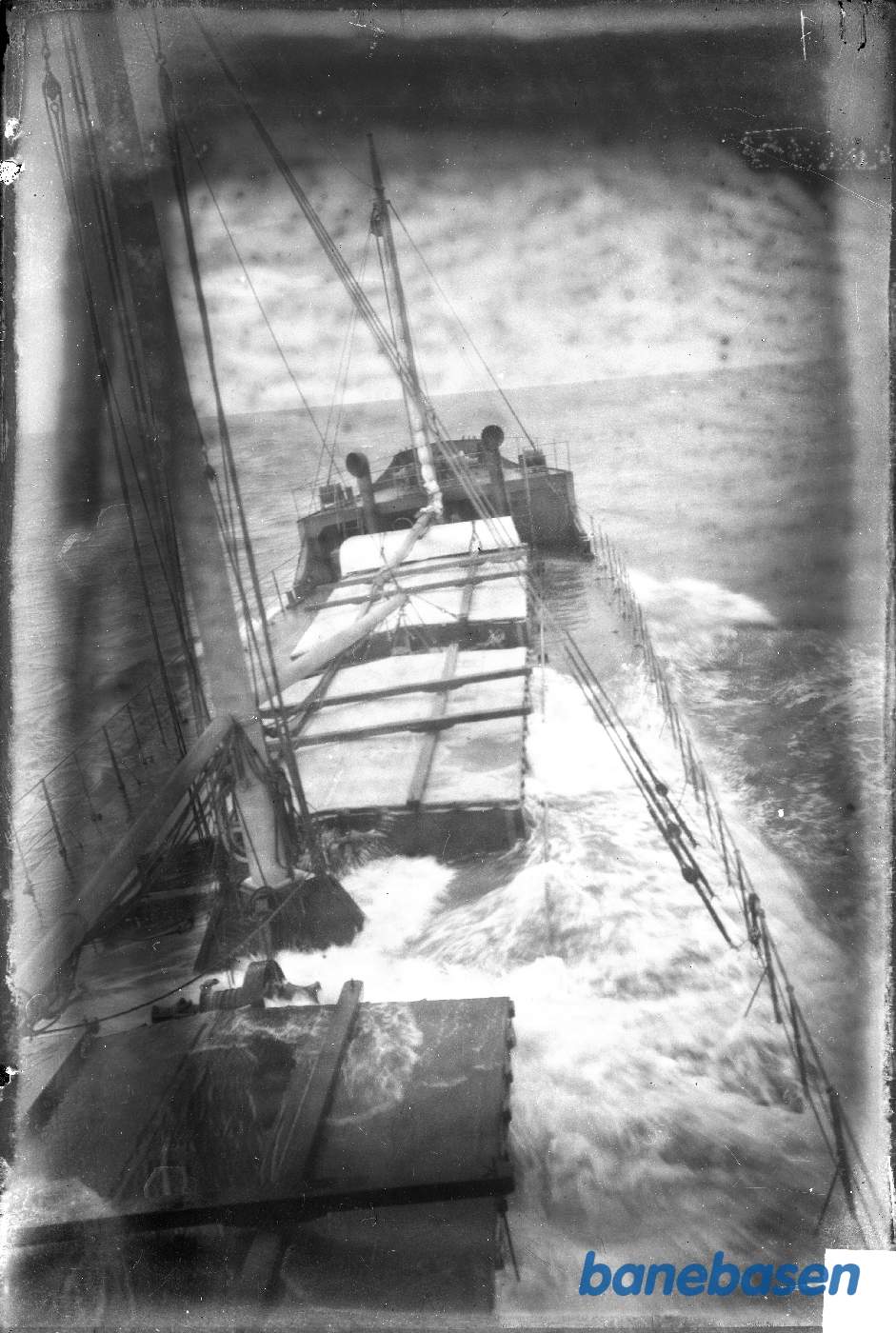 M/S Poseidon i høj søgang