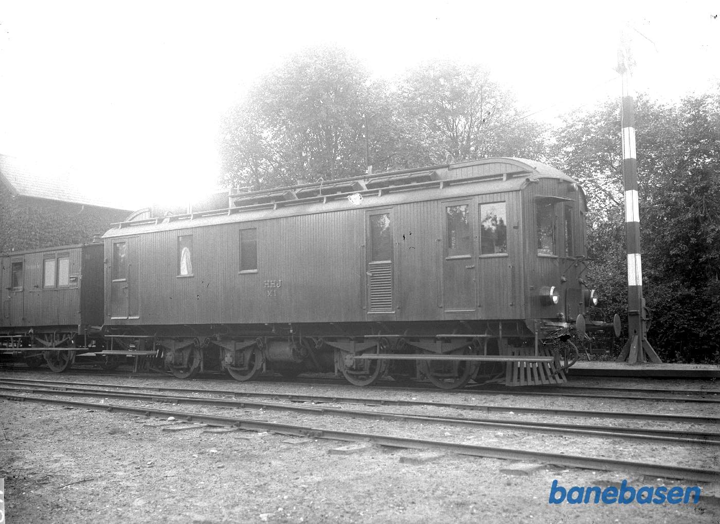 HHJ M 1 på Odderbanen. Signalmasten ved perron