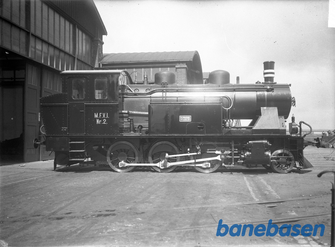 MFVJ Nr. 2 i fabriksgården MFVJ Nr. 2 i fabriksgården