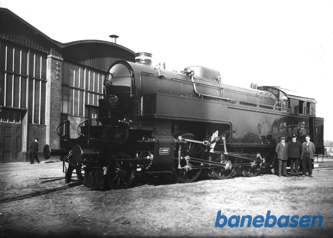 DSB S 723 m. mestre i fabriksgården DSB S 723 m. mestre i fabriksgården