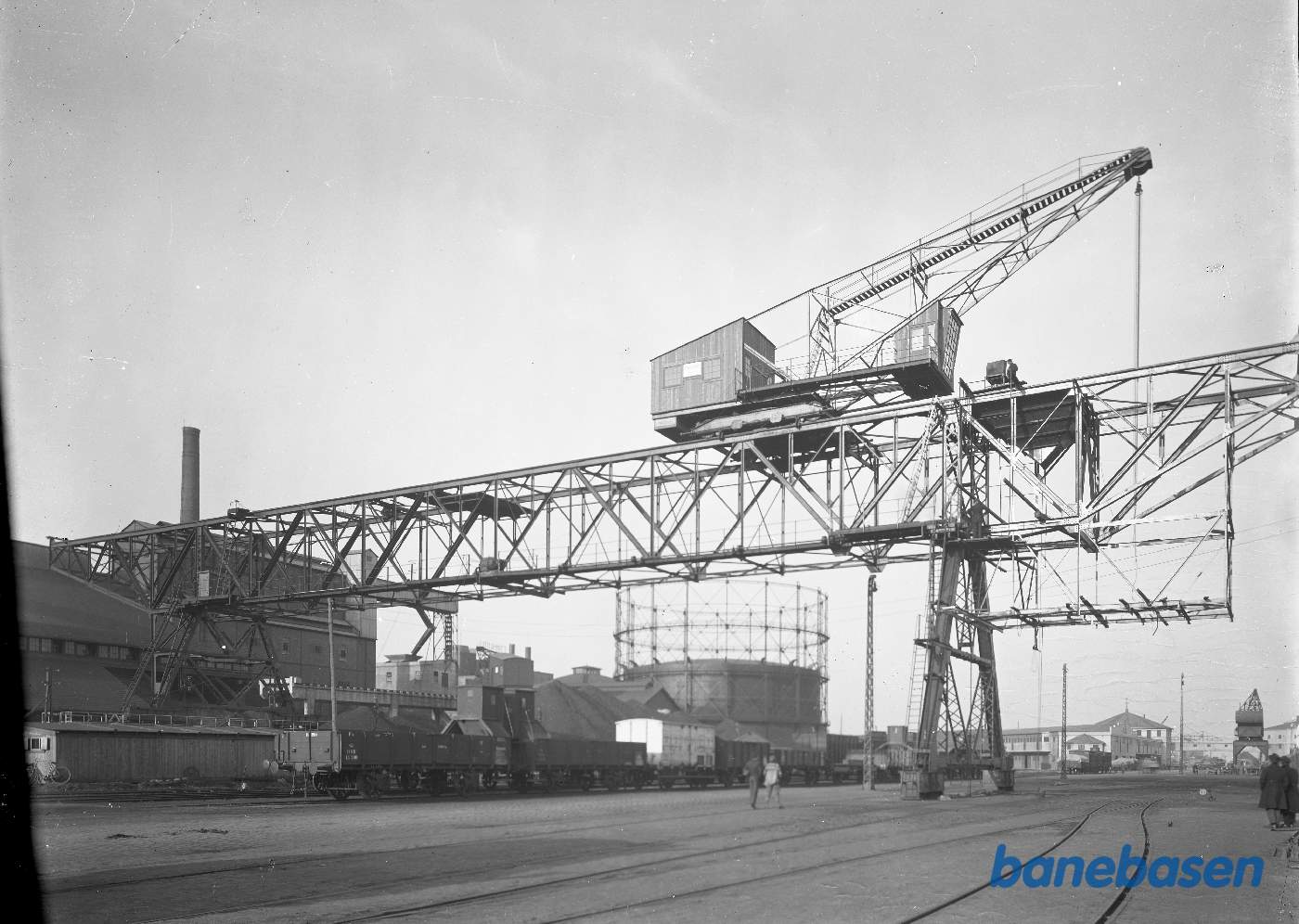 Kranbro med kulkran. Aarhus havn Kranbro med kulkran. Aarhus havn