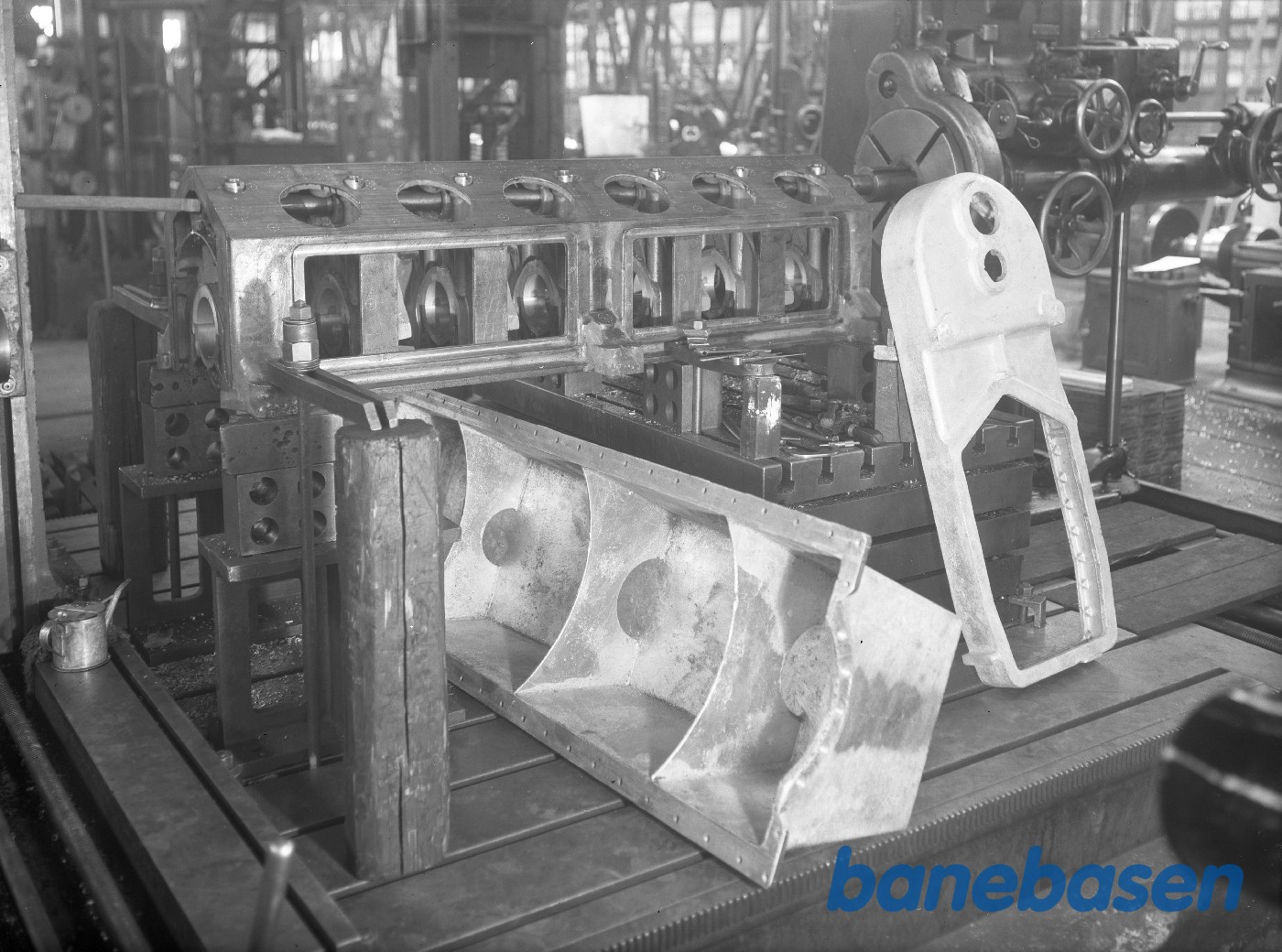 Bunddæksel, skærm og stativ Bunddæksel, skærm og stativ