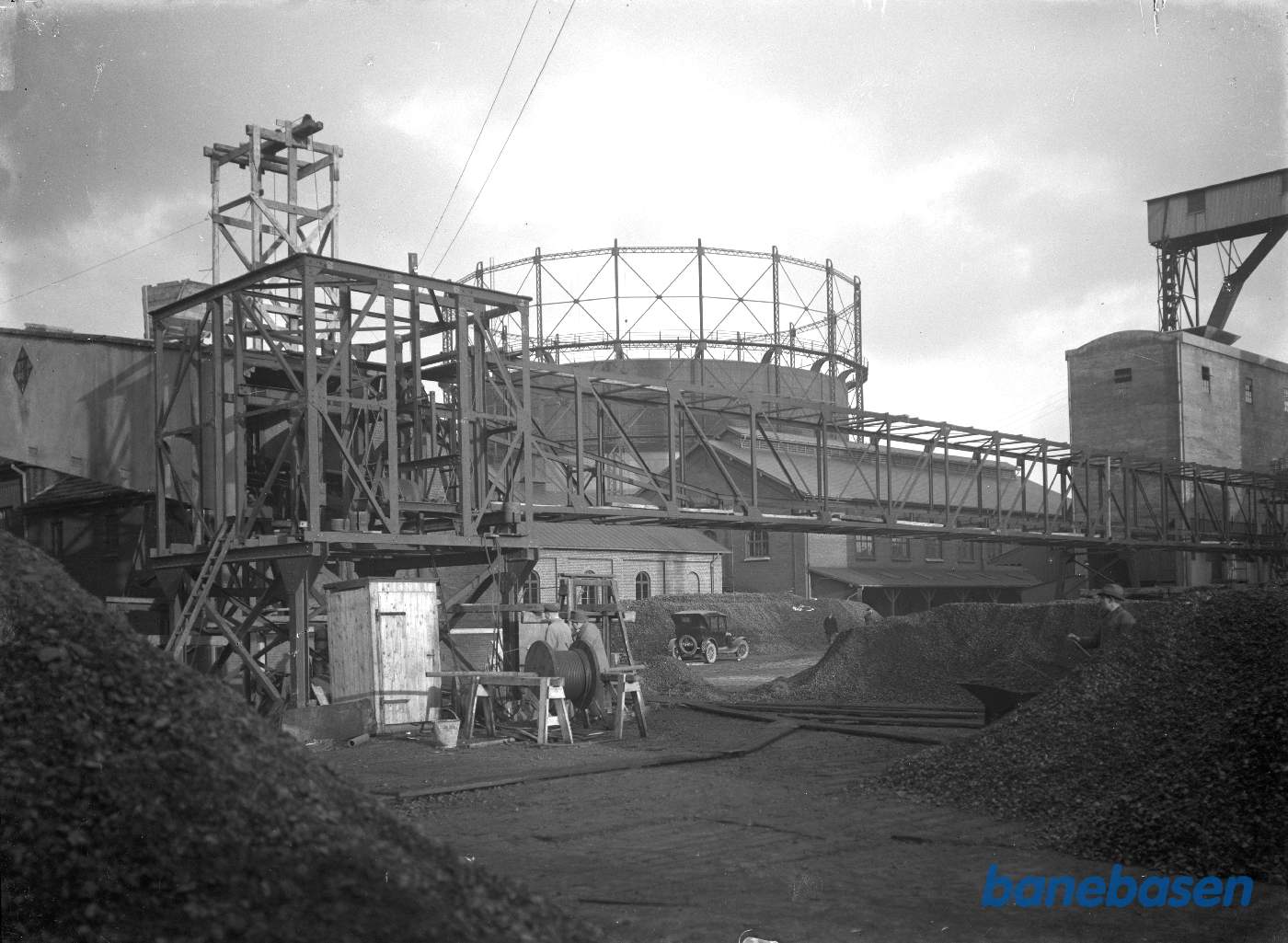 Bro for transportbånd