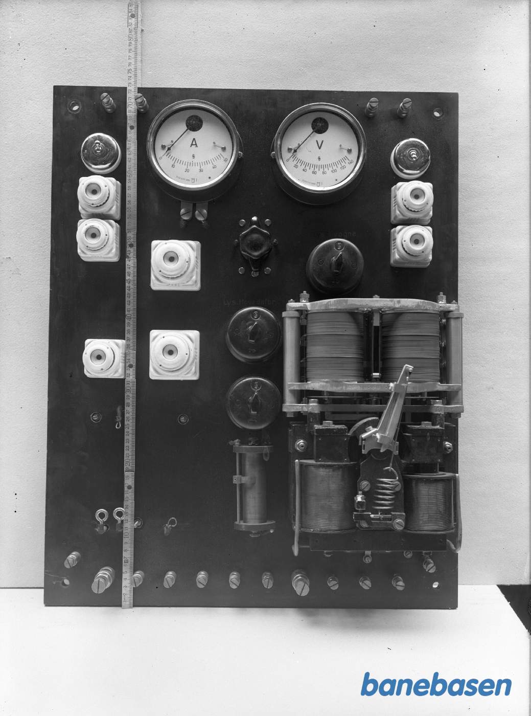 Tavle med max afbryder og ladestyring Tavle med max afbryder og ladestyring