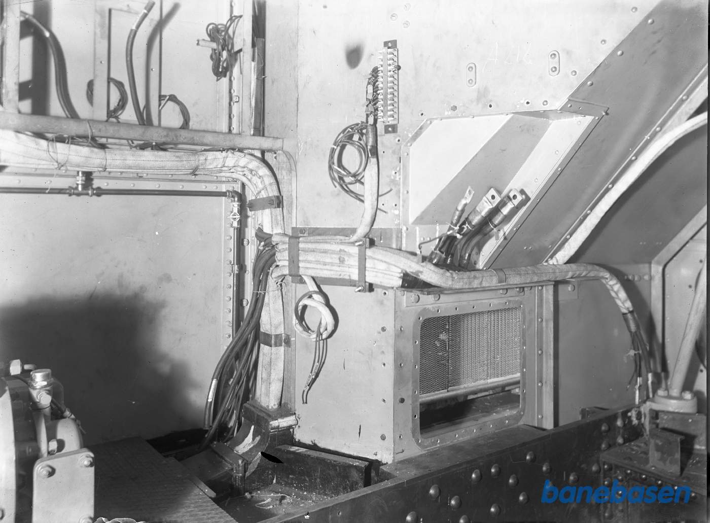 Ledninger i Apparatstativ 900 HK