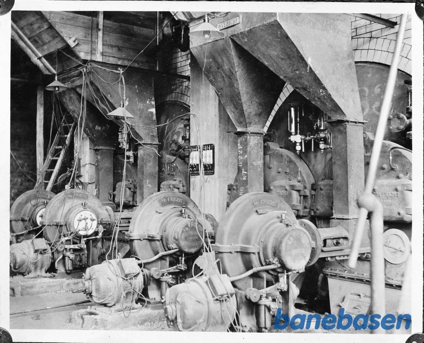 Opstilling af stokere og kultragte Opstilling af stokere og kultragte