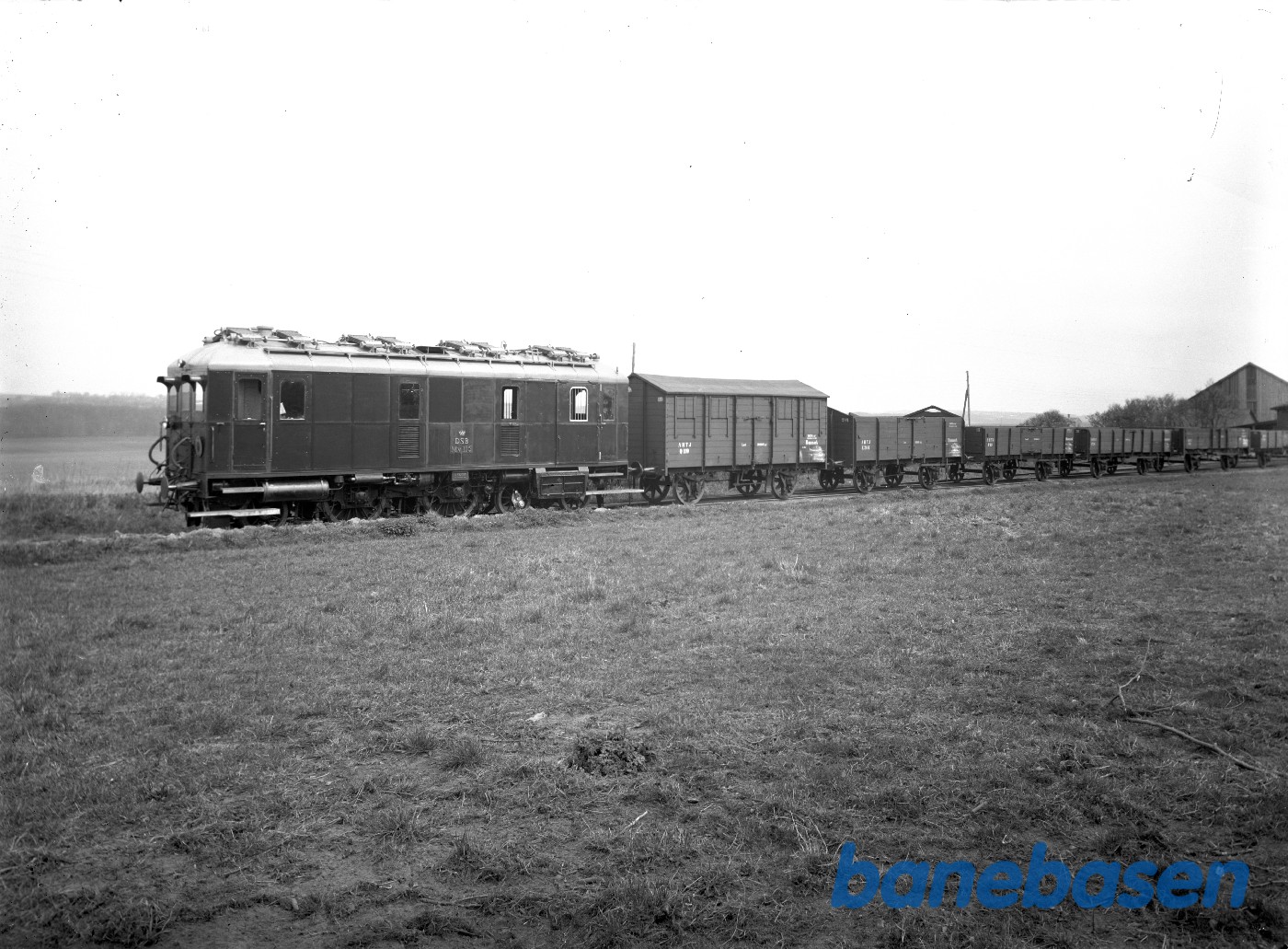 DSB MV 115 med prøvetog til Galten, set mod øst fra Østerskovvej DSB MV 115 med prøvetog til Galten, set mod øst fra Østerskovvej