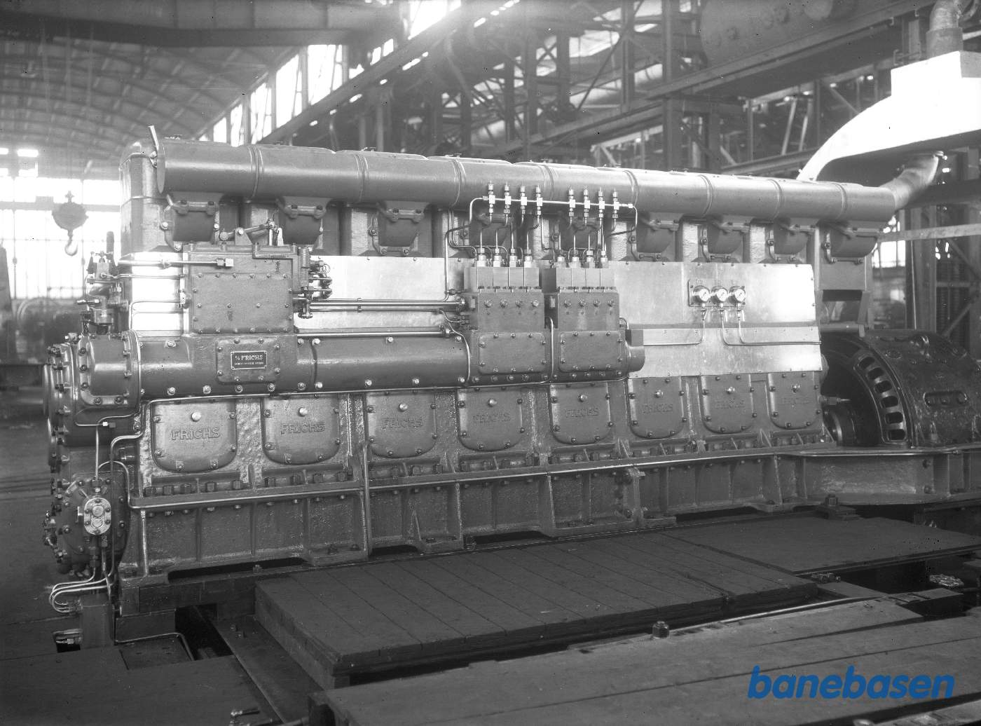 831C 8 cylinder 800 HK RSR