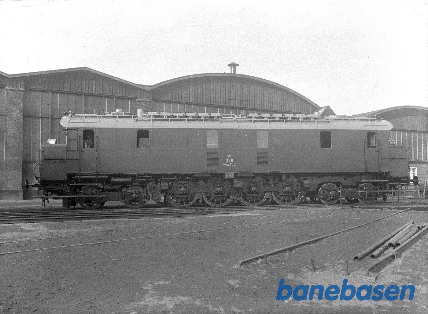 MX 132 i fabriksgården MX 132 i fabriksgården