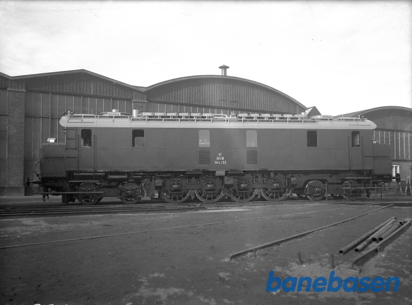 MX 132 i fabriksgården MX 132 i fabriksgården