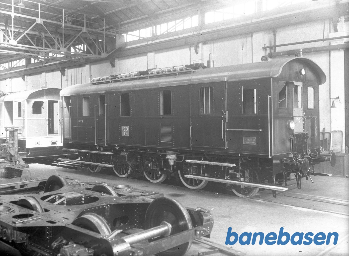 Interiør fra lokoværksted med HH 14 Interiør fra lokoværksted med HH 14