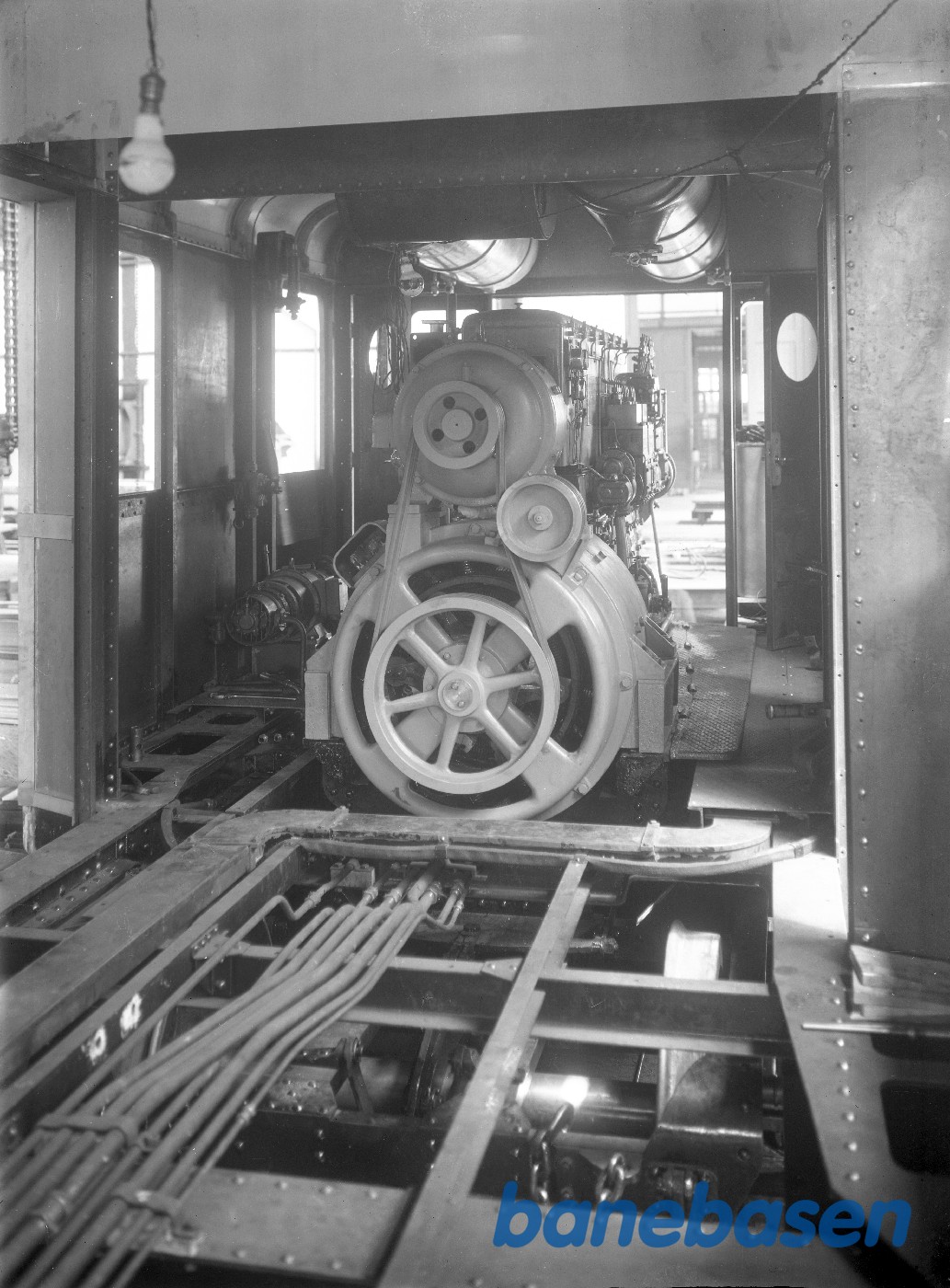 MQ interiør med motor MQ interiør med motor