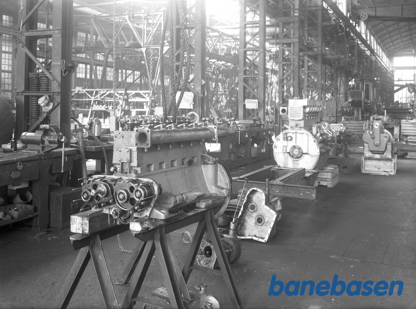 Motor i montagehal Motor i montagehal