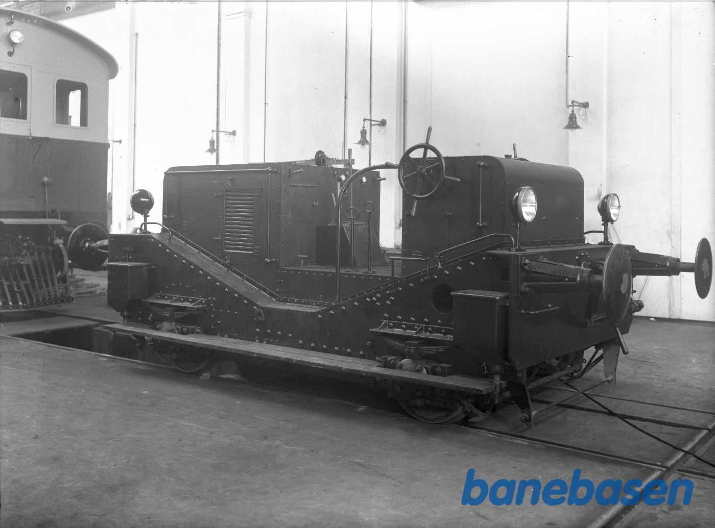 Traktor DSB type i værkstedet Traktor DSB type i værkstedet