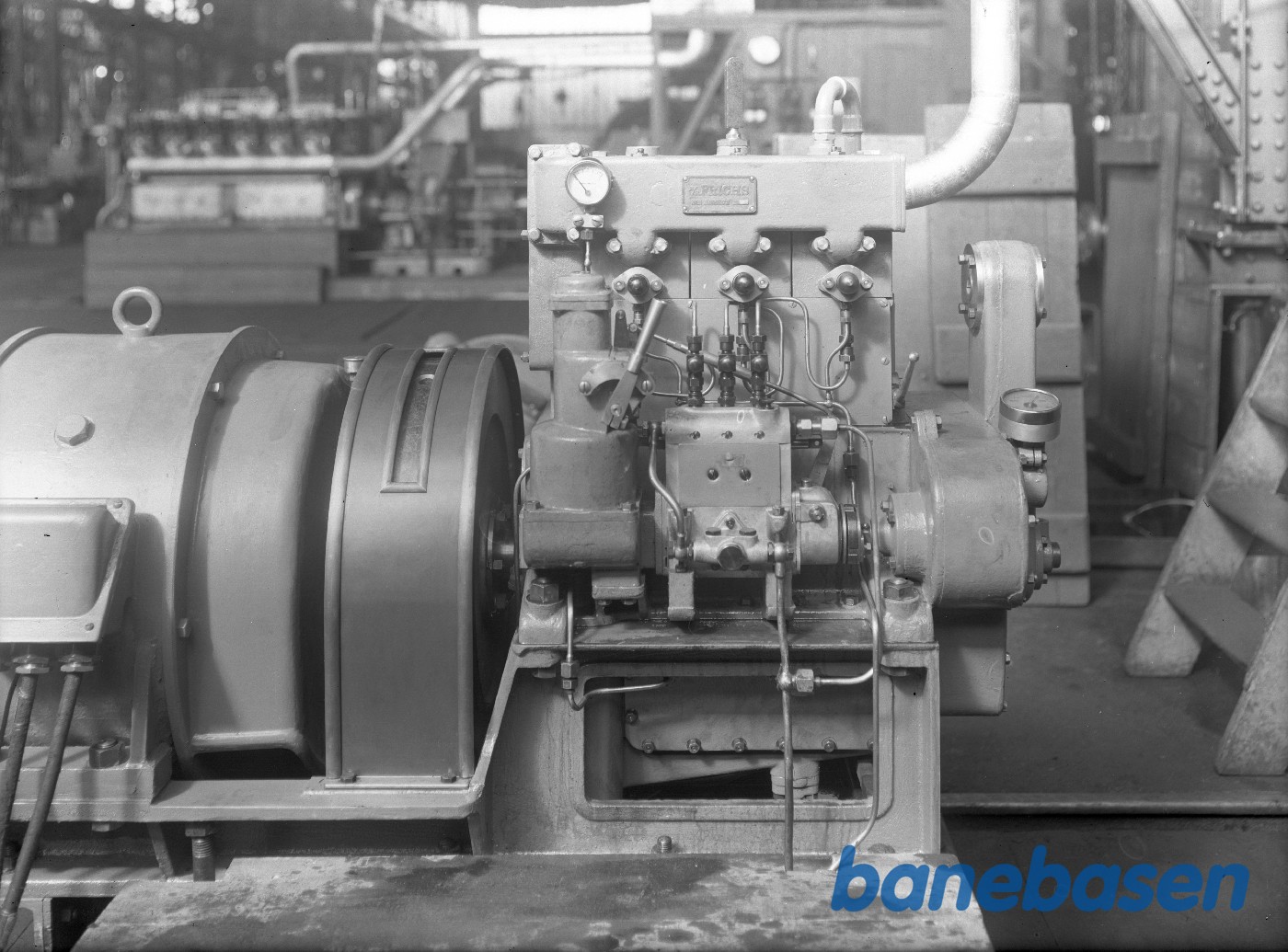 30 HK motor med dynamo 30 HK motor med dynamo