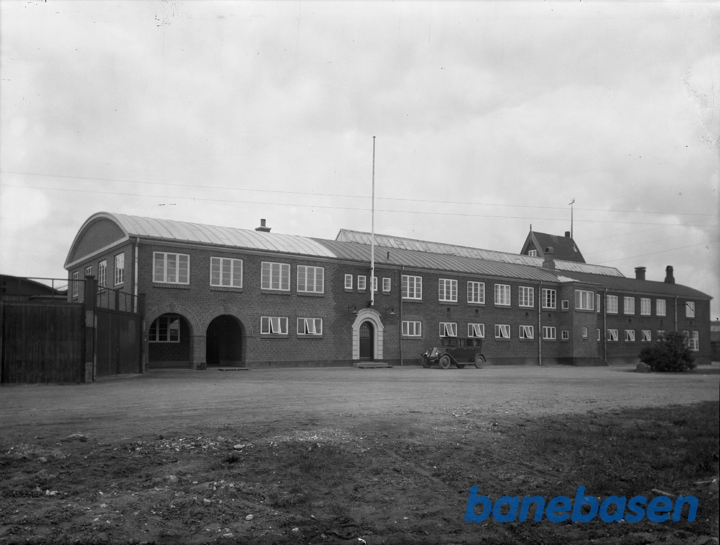 Administrationsbygningen fra Vest Administrationsbygningen fra Vest