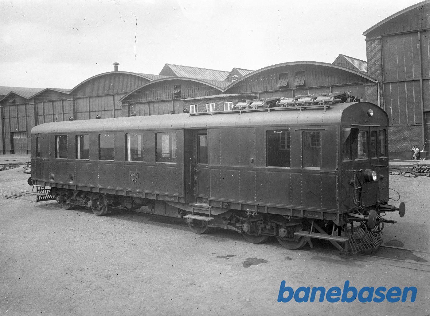 AHTJ M 5 i fabriksgården AHTJ M 5 i fabriksgården