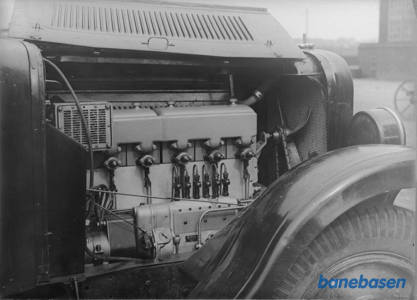 Motor 6100 CA i en Opel vogn