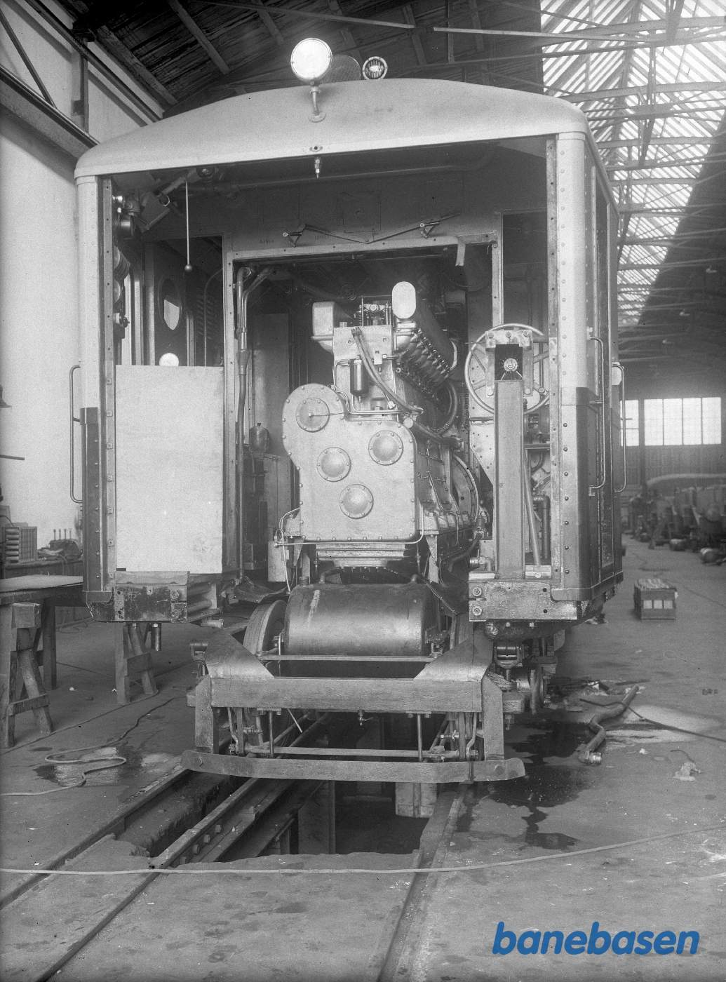 HAJ M 81 + M82 under læsning hos Frichs fronten taget væk HAJ M 81 + M82 under læsning hos Frichs fronten taget væk