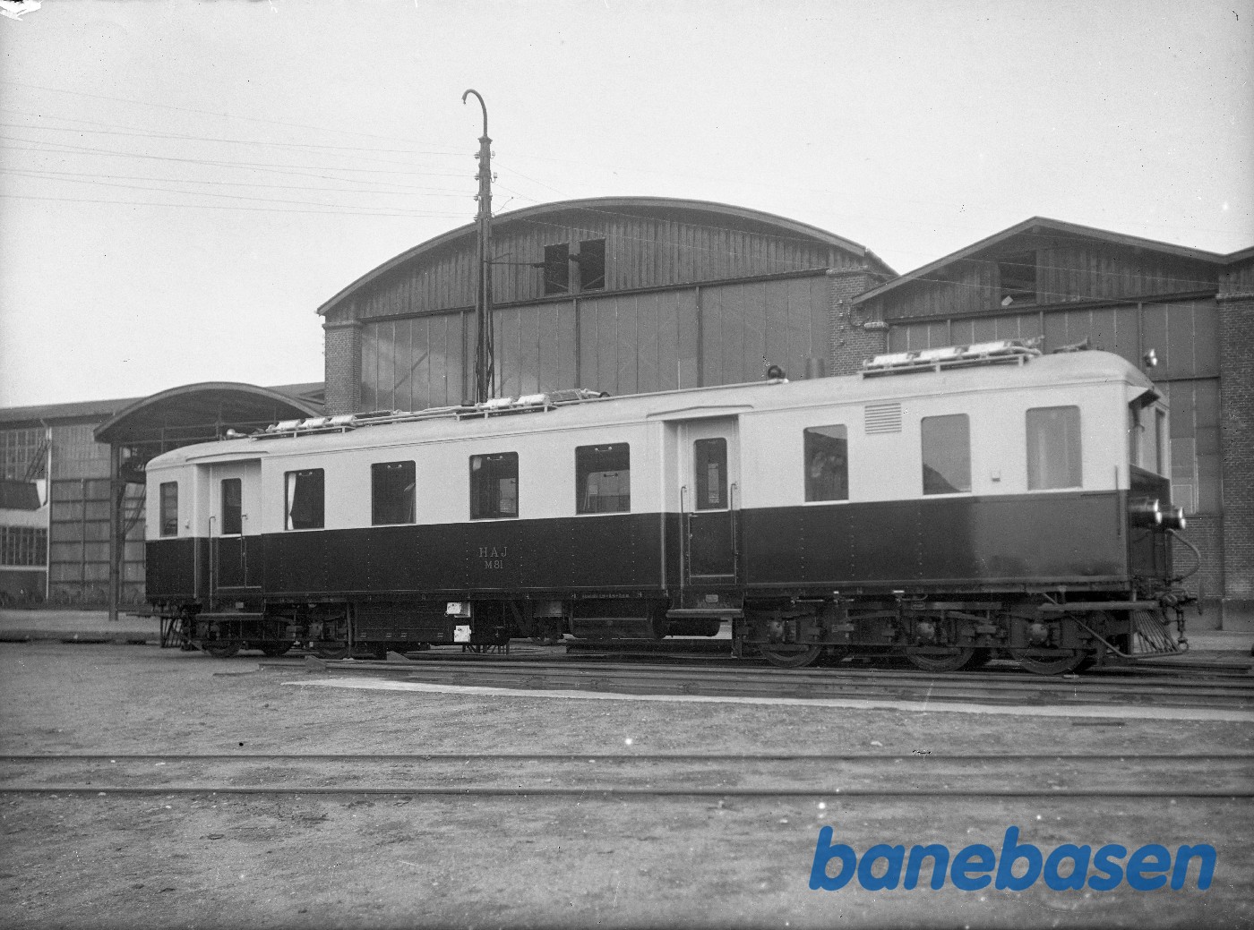 320 HK motorvogn M 81 320 HK motorvogn M 81