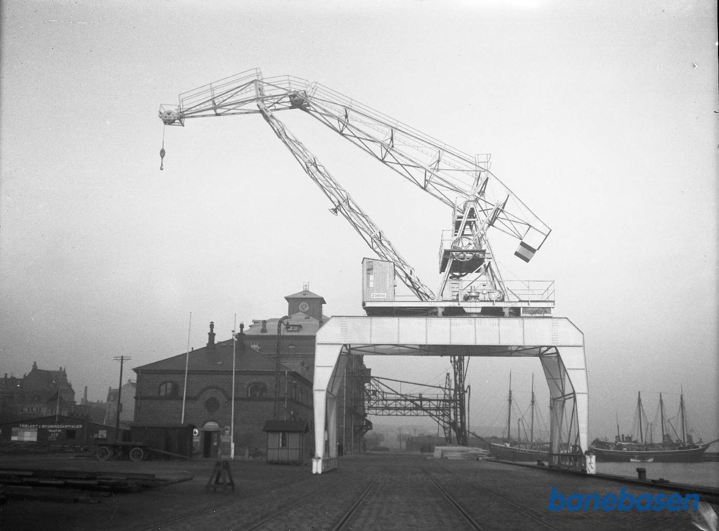 1 stk. 2500 kg vippekraner. Største udlægning 1 stk. 2500 kg vippekraner. Største udlægning