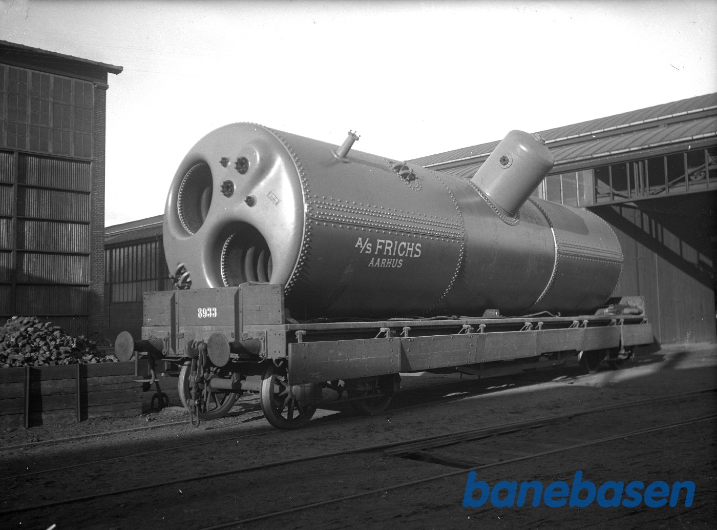 125 m3 Dobb. Kanalkedel læsset på DSB bogiegodsvogn 125 m3 Dobb. Kanalkedel læsset på DSB bogiegodsvogn