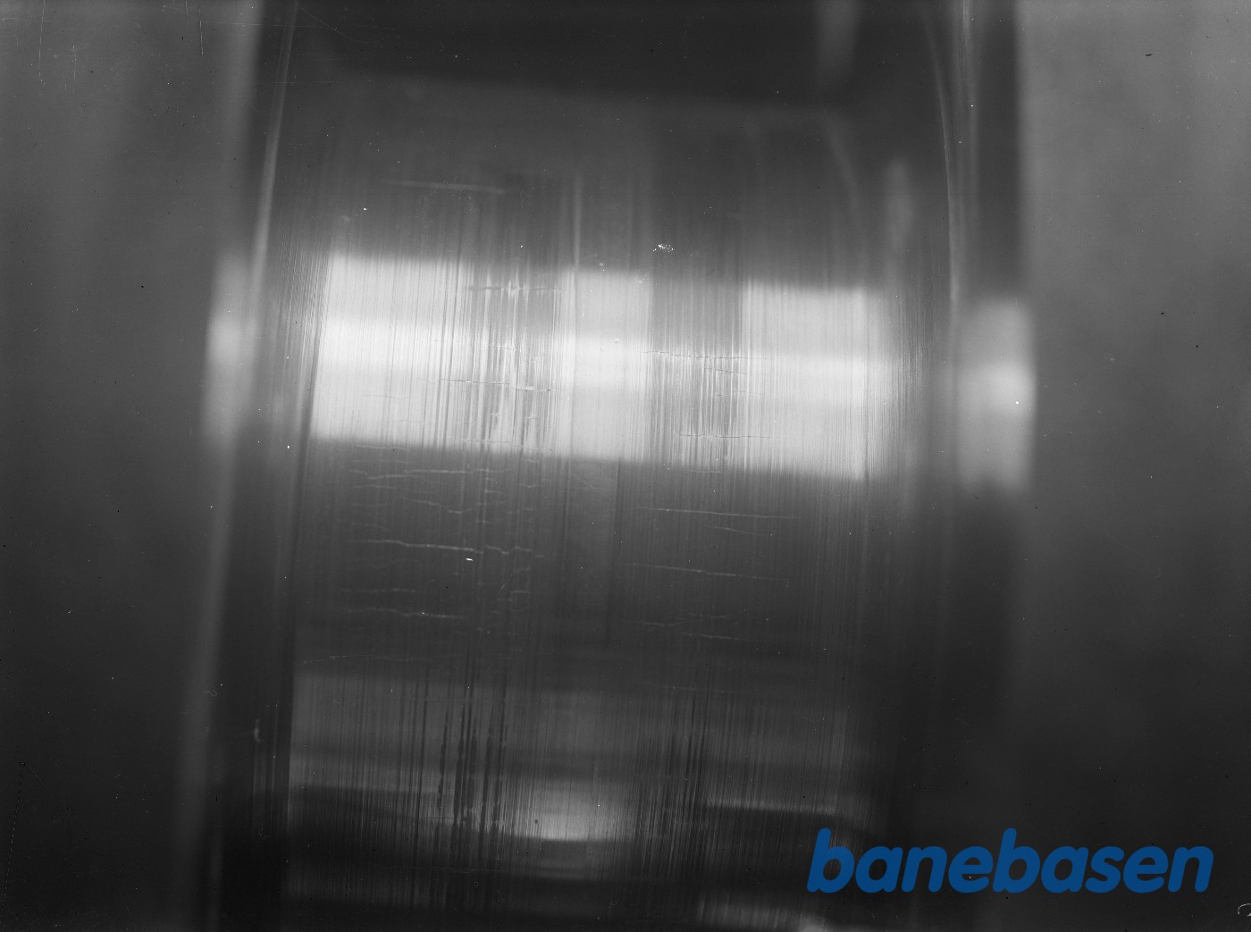 Krumtapsøle nr 4. revner i overfladen Krumtapsøle nr 4. revner i overfladen