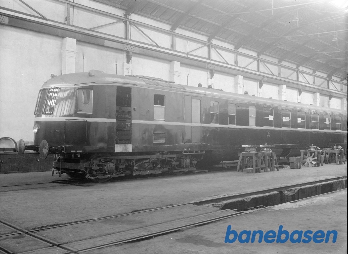 Lyntog MS 1 i lokoværkstedet Lyntog MS 1 i lokoværkstedet