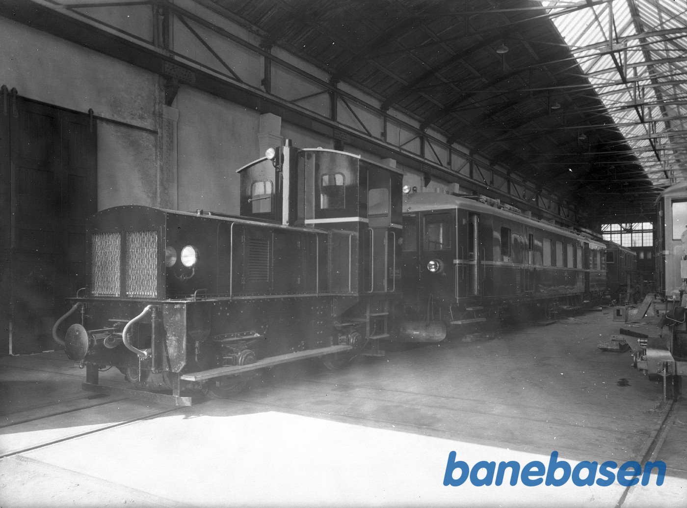 125 KH Traktor i lokoværksted , Bornholm 125 KH Traktor i lokoværksted , Bornholm