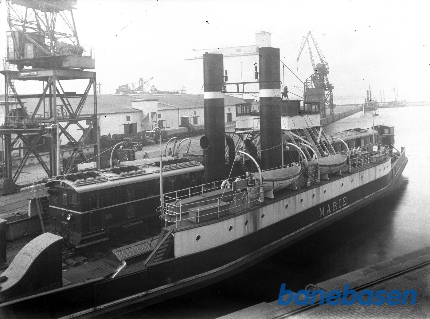 S/F Maria afgang fra Aarhus på vej til Rønne med materiel S/F Maria afgang fra Aarhus på vej til Rønne med materiel