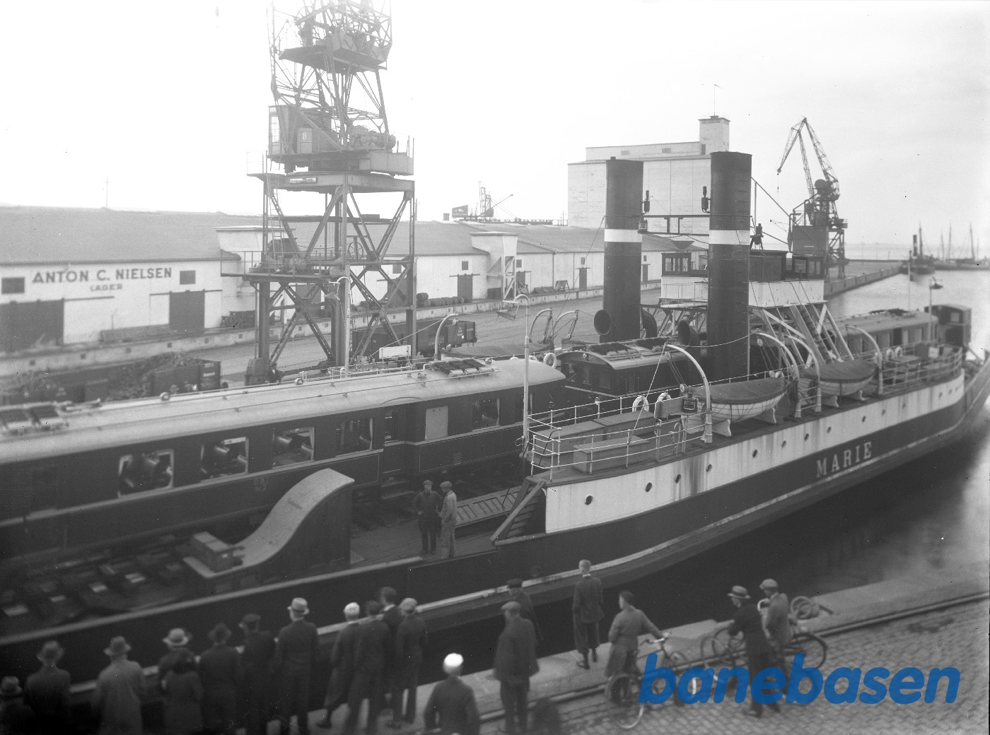 S/F Maria afgang fra Aarhus på vej til Rønne med materiel S/F Maria afgang fra Aarhus på vej til Rønne med materiel