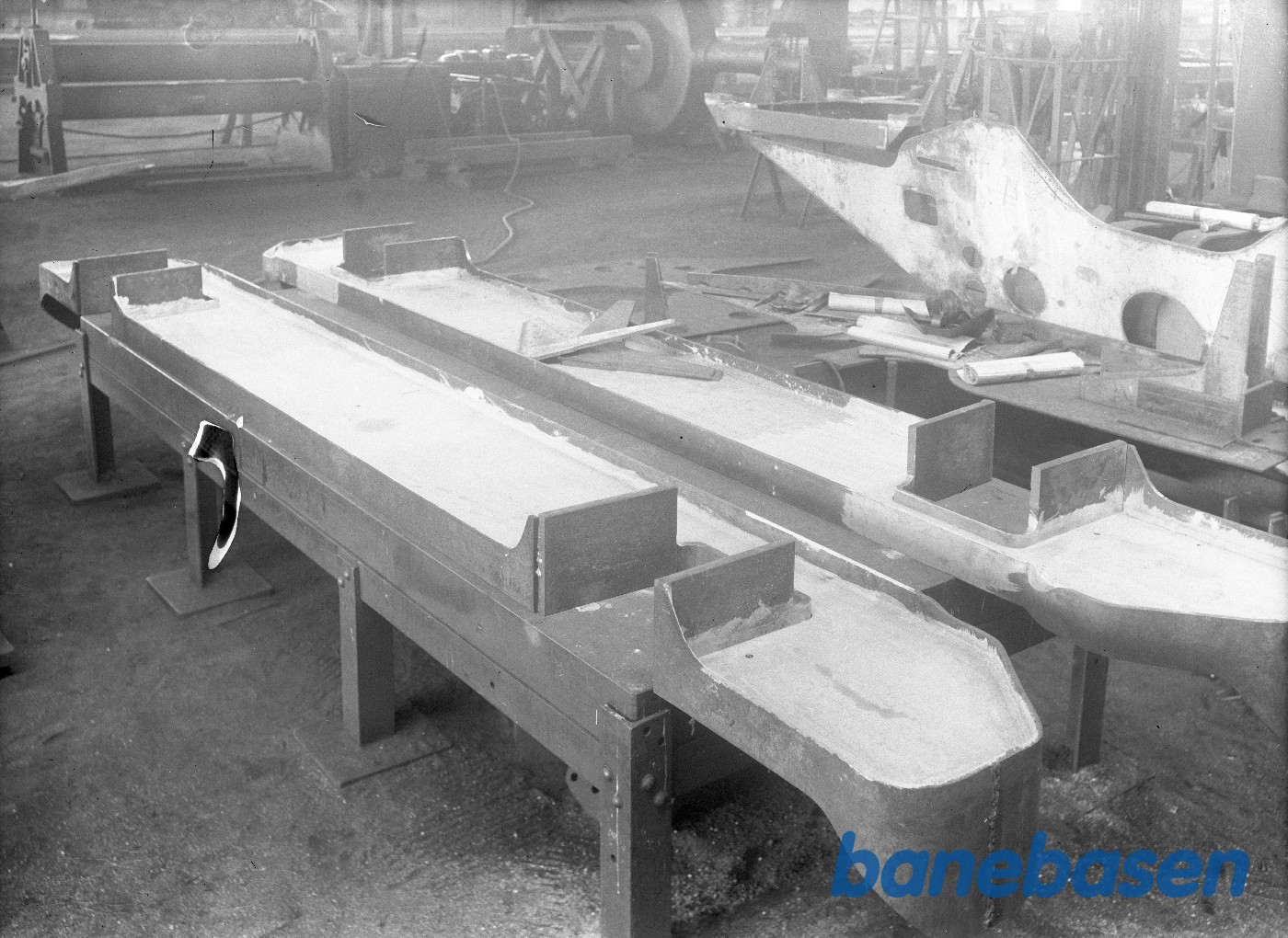 Forberedelse til svejsning af sideplader (MO) Forberedelse til svejsning af sideplader (MO)