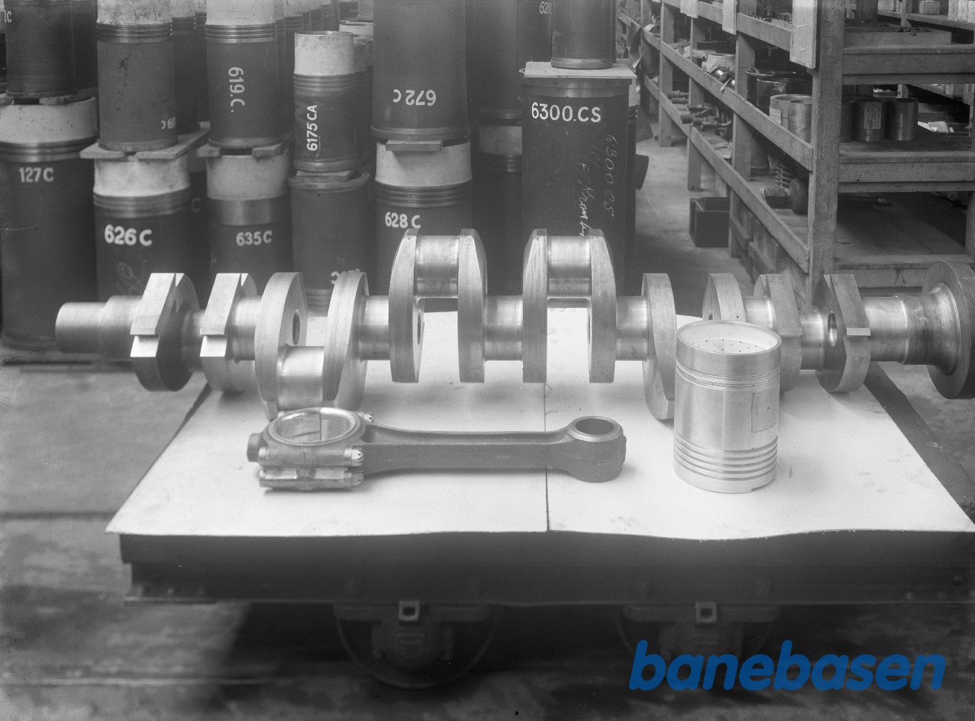 Krumtap stempel og plejstang til 6185 CA Krumtap stempel og plejstang til 6185 CA