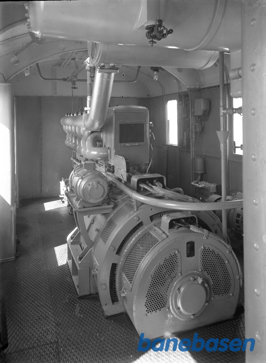 Interiør af makinrum 300 HK D.loko. Thisted. Fjr. Interiør af makinrum 300 HK D.loko. Thisted. Fjr.