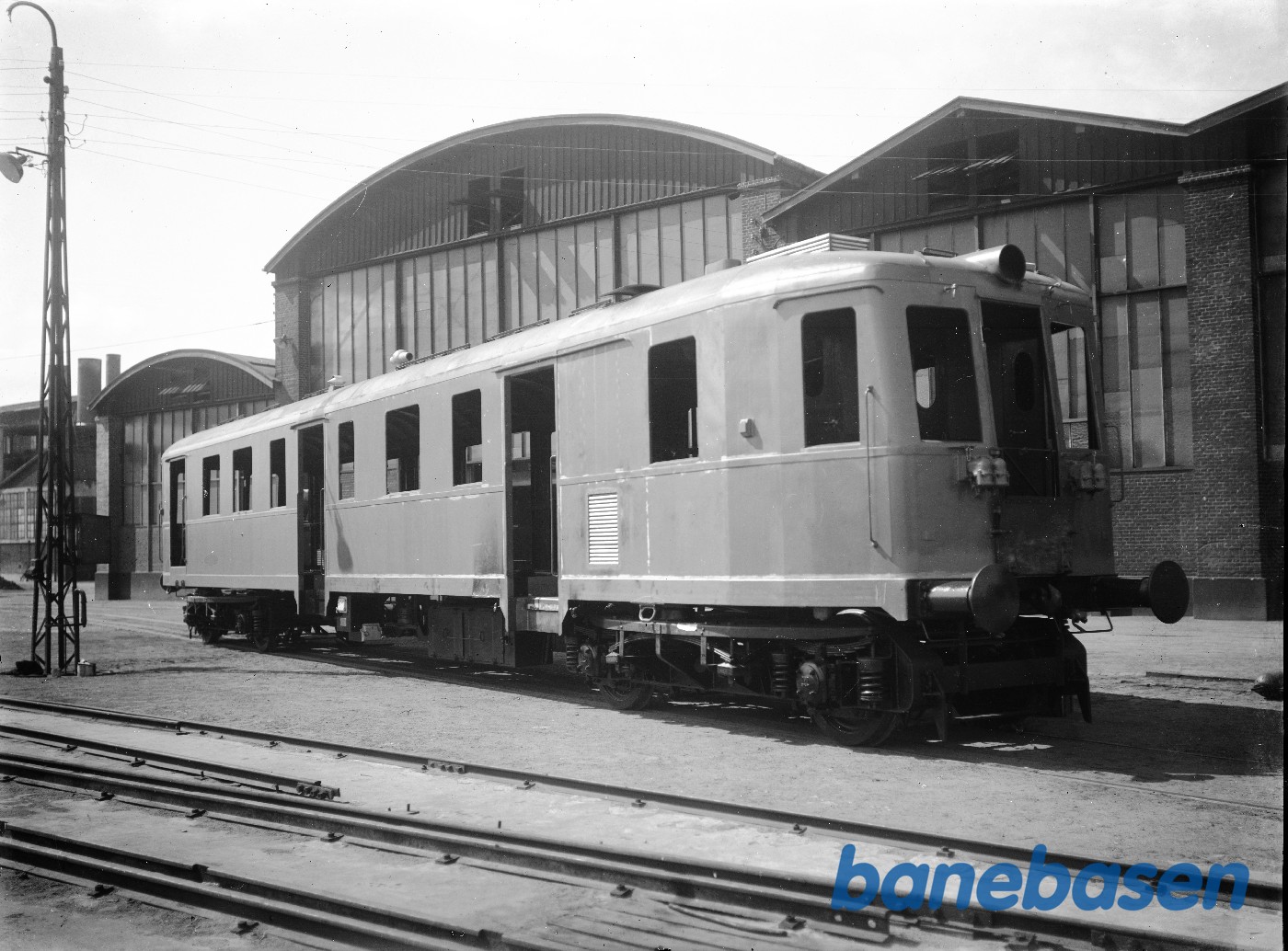 Mo II vogn i fabriksgård (grå) Klar til aflevering Mo II vogn i fabriksgård (grå) Klar til aflevering