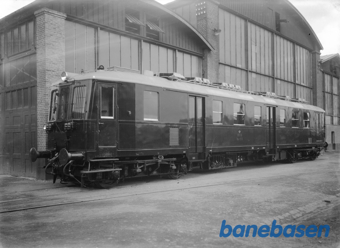 MO 273 i fabriksgård MO 273 i fabriksgård