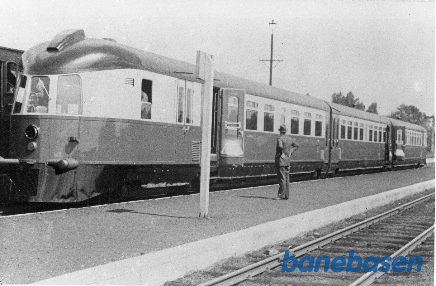 880 HK Dieseltog la Meuse - Frichs 880 HK Dieseltog la Meuse - Frichs