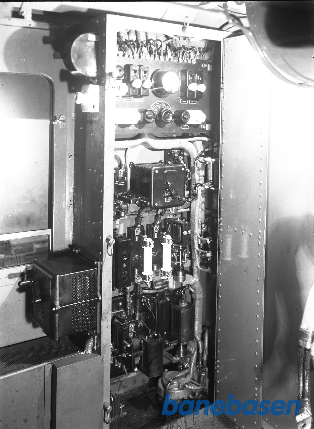 275 HK motorvogn til DBJ.Instrumentskab 275 HK motorvogn til DBJ.Instrumentskab