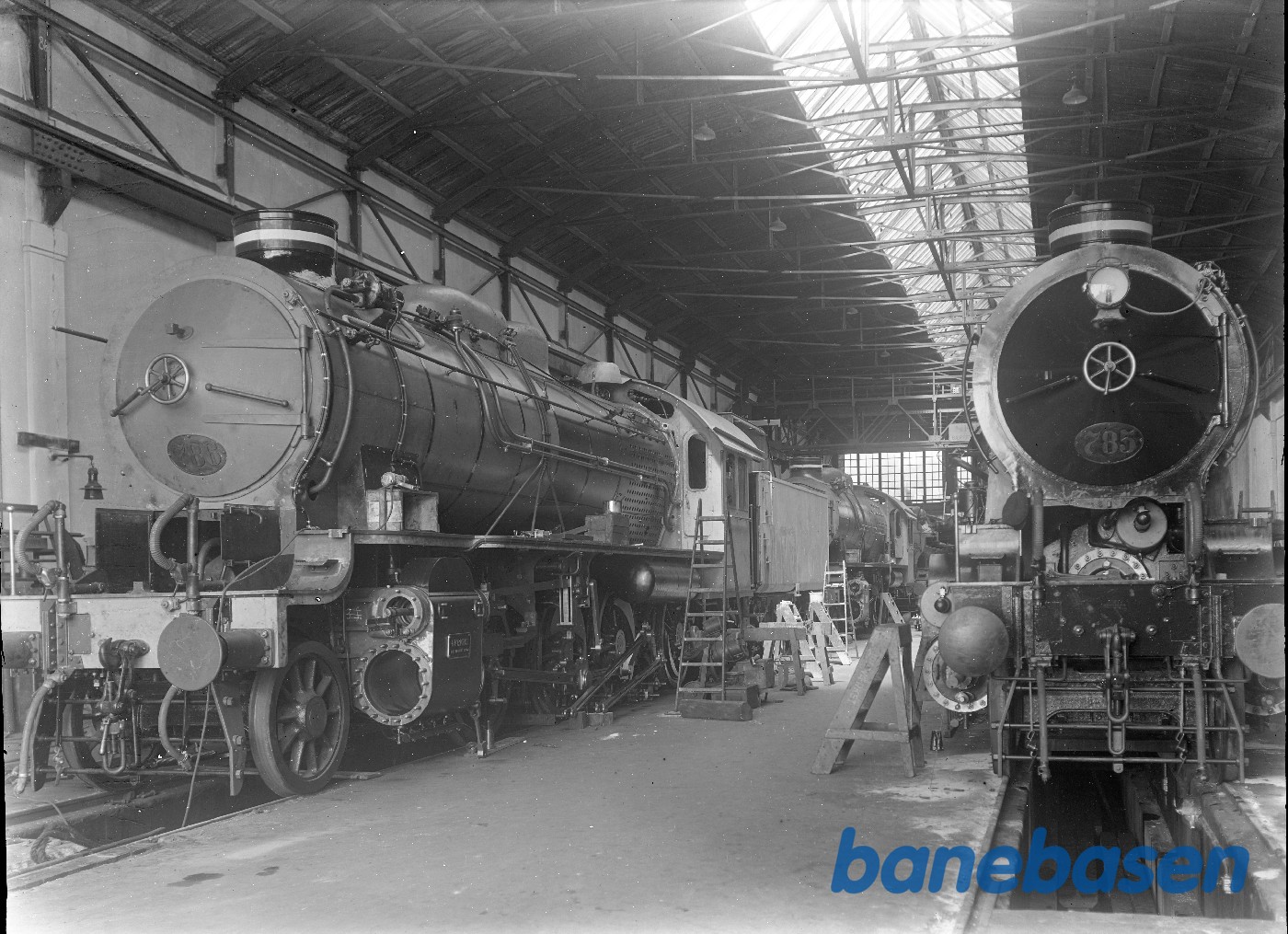 H 785 og H 786 i værkstedet set fra Porten H 785 og H 786 i værkstedet set fra Porten