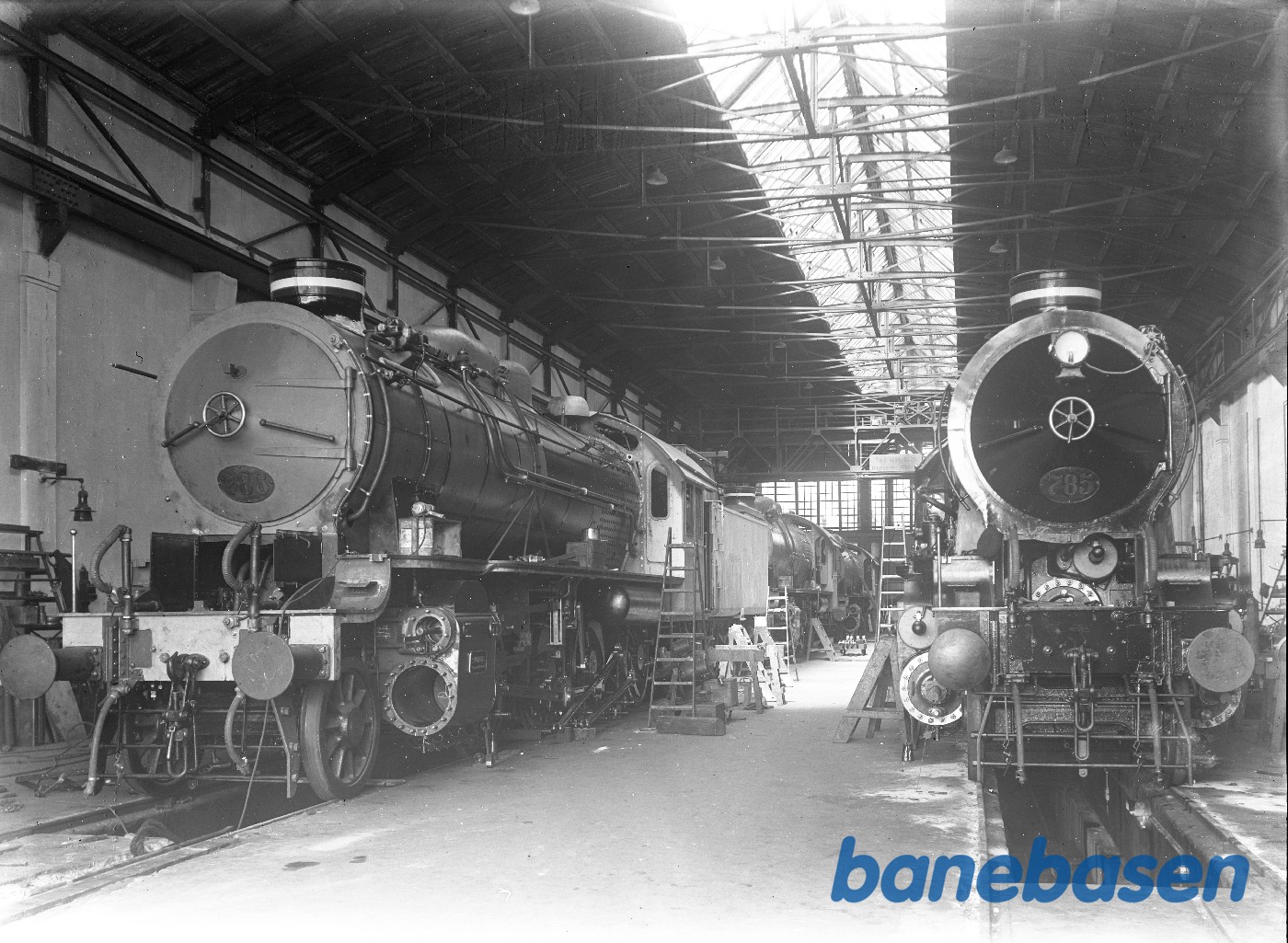 H 785 og H 786 i værkstedet set fra Porten H 785 og H 786 i værkstedet set fra Porten