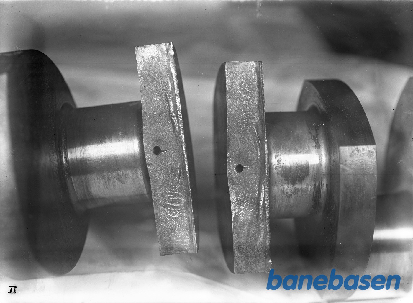 Knækket autokrumtap. Nærbillede Knækket autokrumtap. Nærbillede