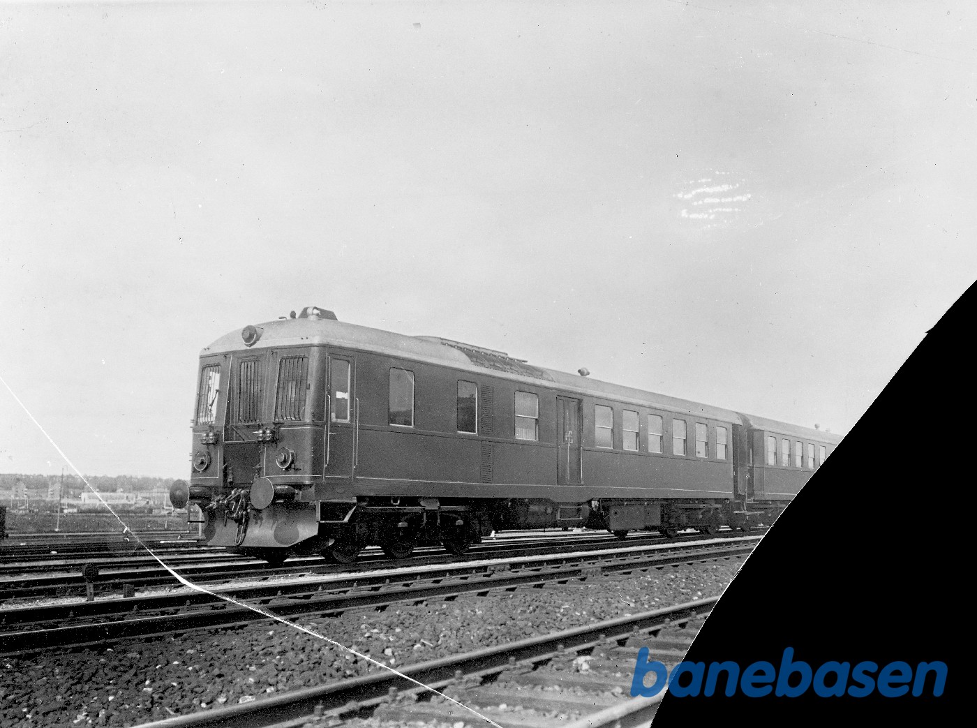 1000 HK Dieseltog. Set fra siden i Aarhus 1000 HK Dieseltog. Set fra siden i Aarhus